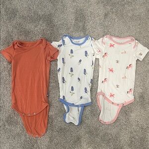 6-12m Kyte Baby Short Sleeve onesie bodysuit